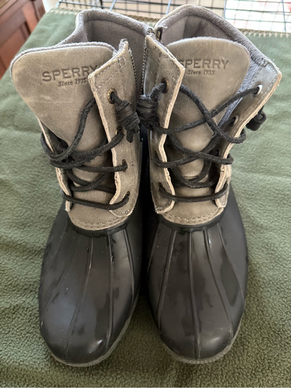 Sperry Saltwater Core Gray Black Duck Boots Women’s 8.5 Waterproof